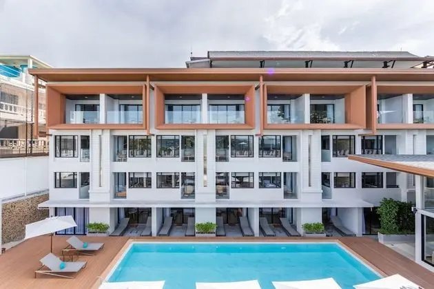 LIV Hotel Phuket Patong Beachfront - Dış Mekan