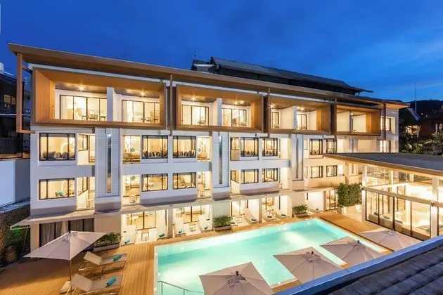LIV Hotel Phuket Patong Beachfront - Dış Mekan