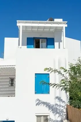 Livanios Studios - Dış Mekan