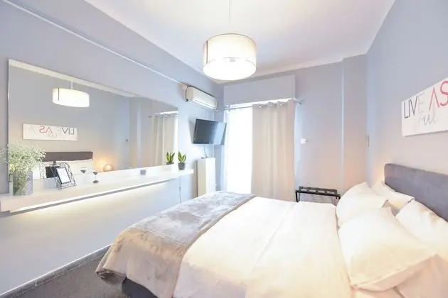 Live As A Greek in Morpheus apartment - Öne Çıkan Resim