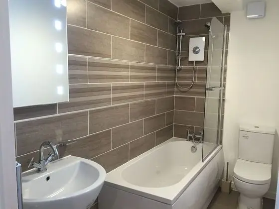 Live in Leeds Nazarene Apartments - Banyo Tipleri