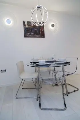 Live in Leeds Nazarene Apartments - Yerinde Yemek
