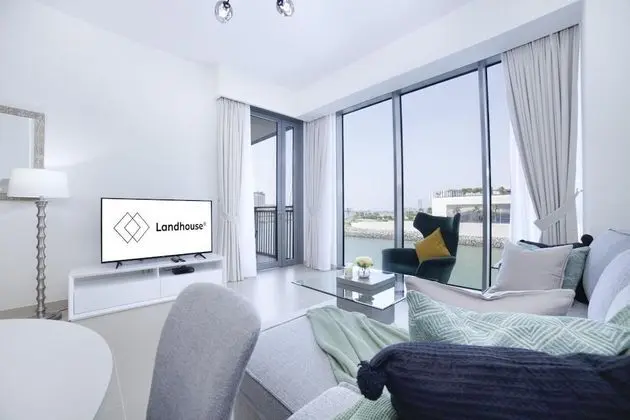 Live by the sea at Dubai Marina 52 42 1BR Unit - Oda