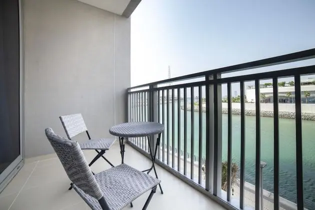 Live by the sea at Dubai Marina 52 42 1BR Unit - Oda