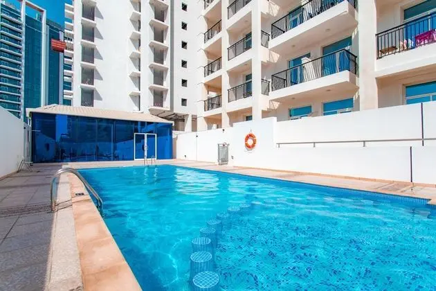 Lively apt near Dubai Sports City - Havuz