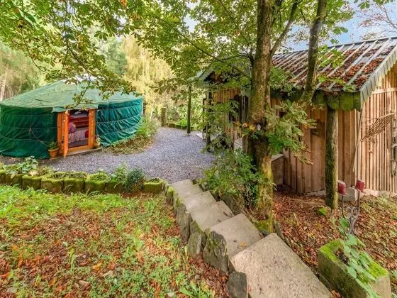 Lively Holiday Home With Garden, Barbecue, Garden Furniture - Öne Çıkan Resim