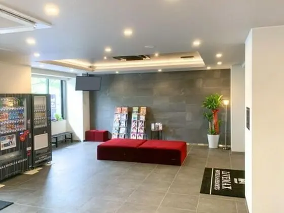 HOTEL LiVEMAX Hiroshima Heiwa Koen-Mae - Lobi