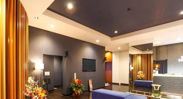 Hotel Livemax Osaka Yodoyabashi - Lobi