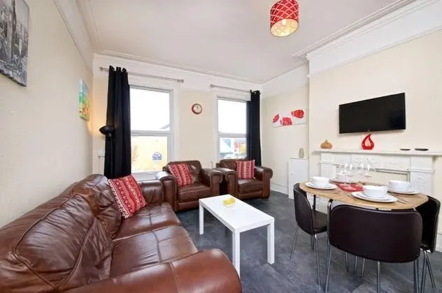 Liverpool City Stays - Economy Room - Close to City Centre AA - Bar