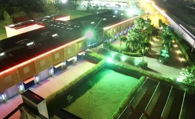 Liverpool Hotel & Motel