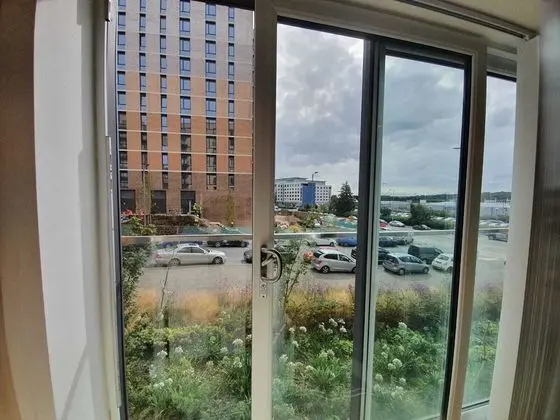 Livestay - 1bed Apt Private Building Free Parking - İç Mekan