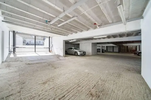 Livestay - 2 Bed Hollywood Movie Themed Apt