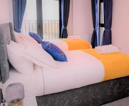 Livestay - Modern Spacious 2 Bed 2 Bath Apartment - Oda