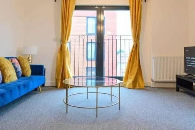 Livestay - Modern Spacious 2 Bed 2 Bath Apartment - Oda Düzeni