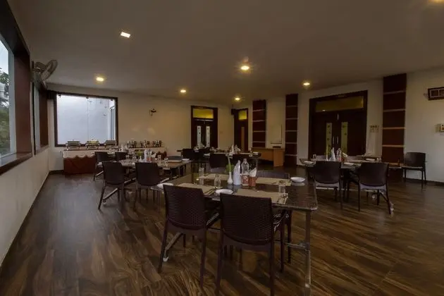 LIVGRAND HOTEL DREAMS PARADISE Yercaud - Yerinde Yemek