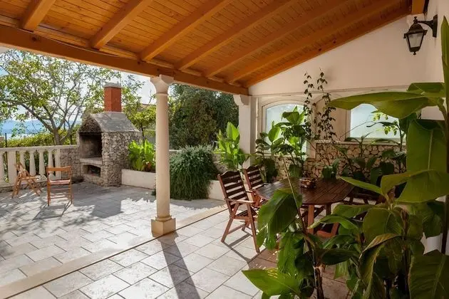 VILLA LIVIA APARTMENTS