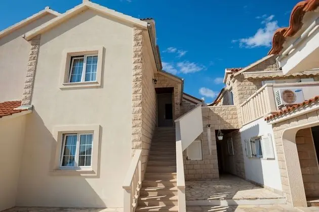 VILLA LIVIA APARTMENTS - Dış Mekan