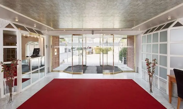 Living Hotel am Olympiapark - Lobi