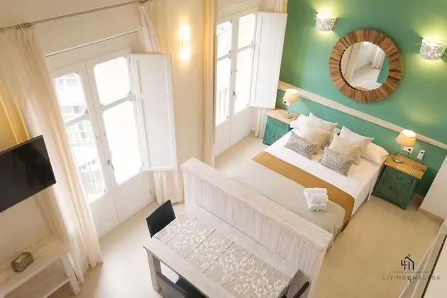 Living4Malaga Suites Superior - Oda
