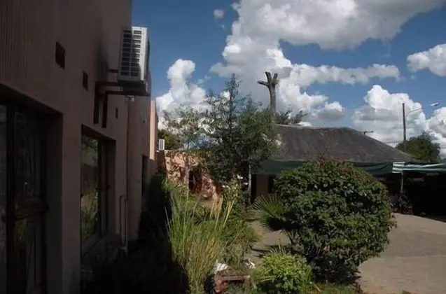 Liya Guest Lodge