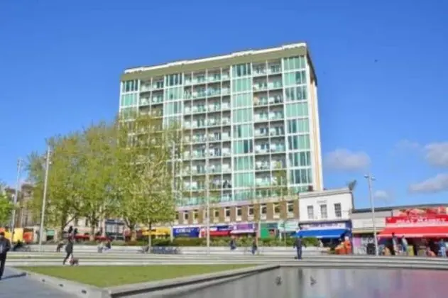 LIZZY CONTINENTAL APARTMENTS