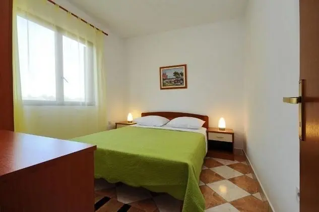 Ljilja - 10m From the sea With Parking - A3 - Oda