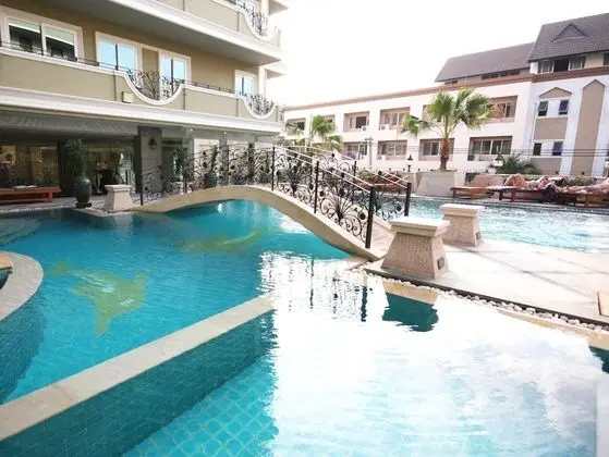 LK Royal Suite Pattaya - Havuz