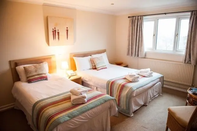 Llanwenarth Hotel & Riverside Restaurant - Oda
