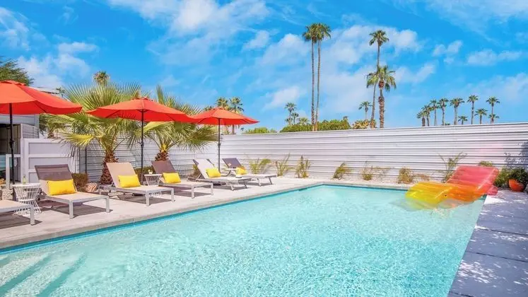 Lloyd by Avantstay Palm Spring Paradise w/ Pool, Large Yard & Table Tennis! Permit#3779 - Havuz