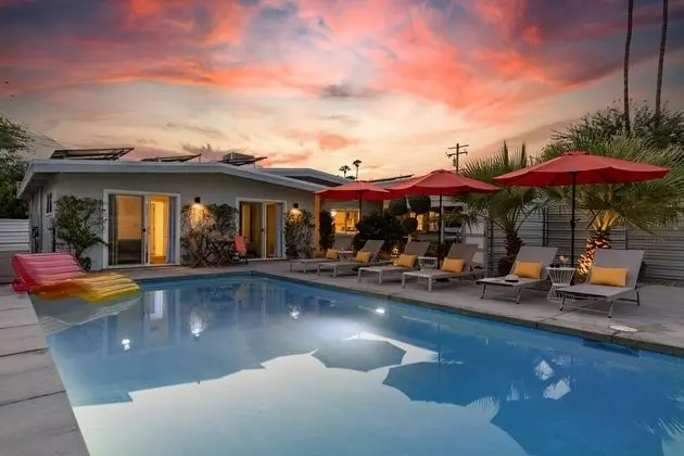 Lloyd by Avantstay Palm Spring Paradise w/ Pool, Large Yard & Table Tennis! Permit#3779 - Öne Çıkan Resim