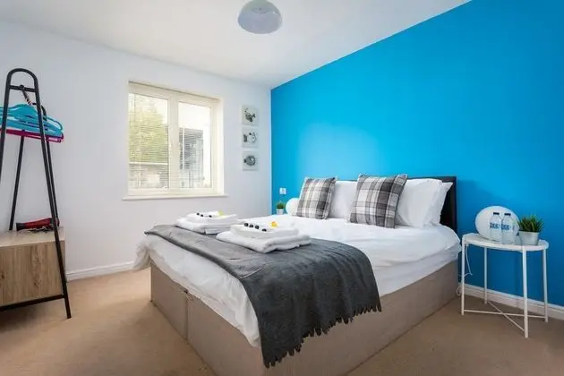 Lloyd Close Cheltenham and Town Centre - Oda