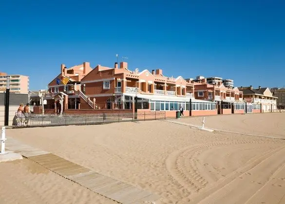 Lloyds Beach Club - Öne Çıkan Resim