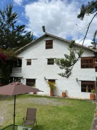 Lo Nuestro - Hospedería