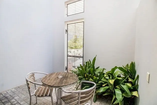 Loader Street Apartment - Lovely one Bedroom in the Vibrant De Waterkant Num01