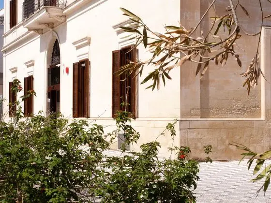 LOBBY COLLECTIVE HOSTEL