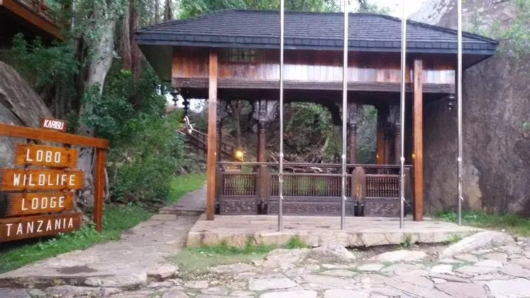 LOBO WILDLIFE LODGE
