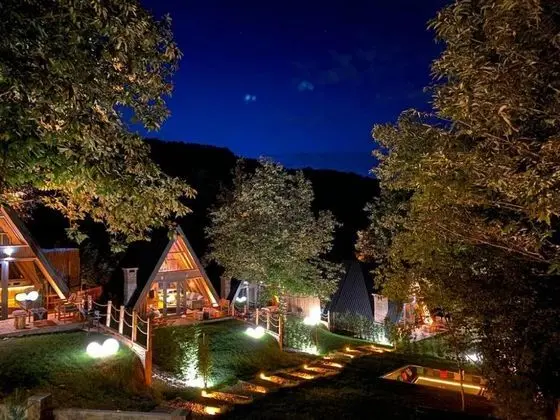 Loca Sapanca Bungalov