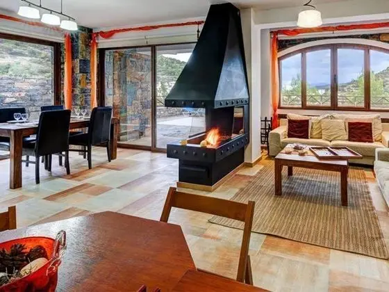 Villa Located in Picturesque Village, Pool, BBQ Near the Beach - Spa
