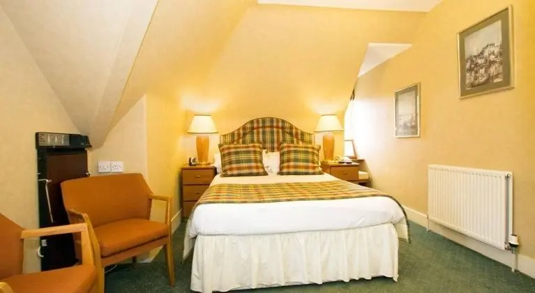 Loch Kinord Hotel