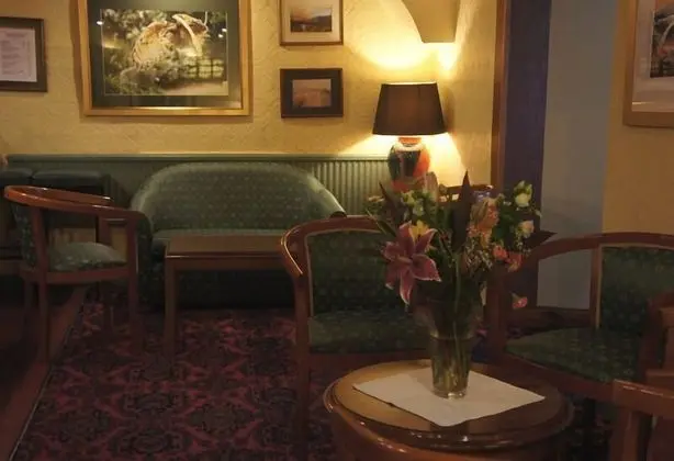 Loch Leven Hotel & Distillery - Lobi