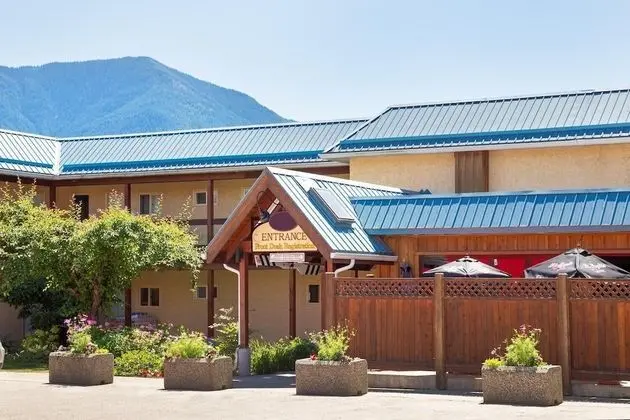 The Lodge at Arrow Lakes - 1
