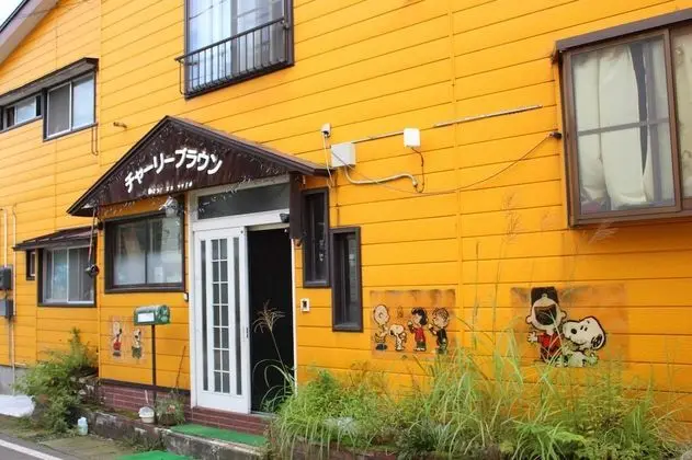 Lodge Charlie Brown