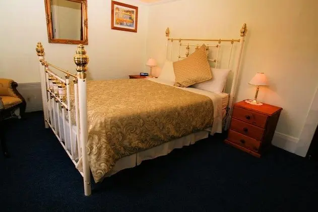 The Lodge On Elizabeth - Genel