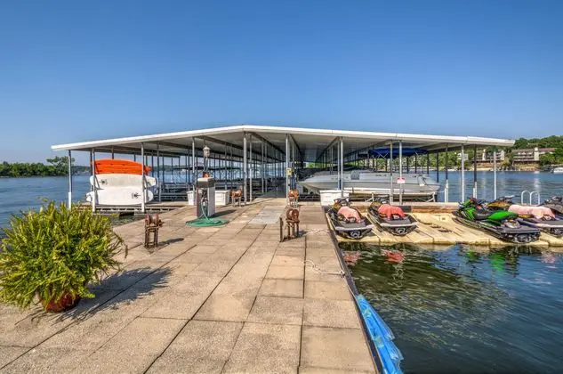 Lodge Of Four Seasons Golf Resort, Marina & Spa