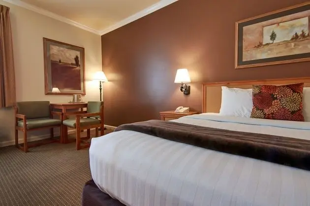 The Lodge at Rolling Hills