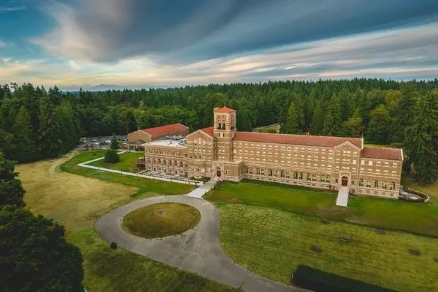 The Lodge at St Edward State park - Dış Mekan