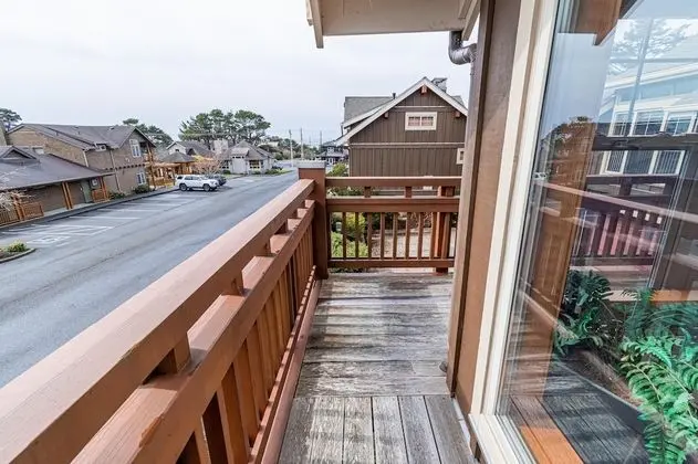 Lodges at Cannon Beach D2