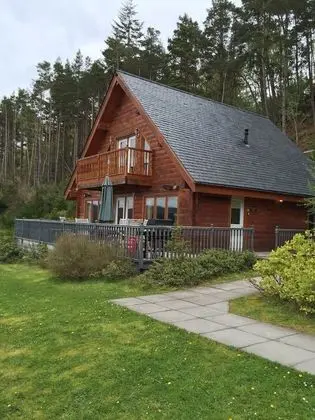 Lodges on Loch Ness