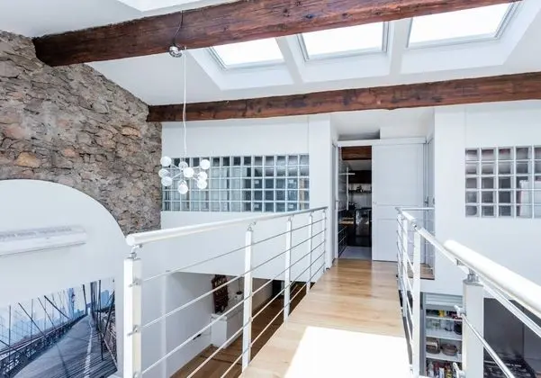 Loft Standing Sétois - Lobi