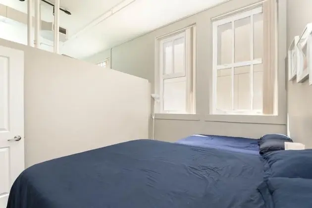 Loft Style Apt With Fast Wifi and Gym